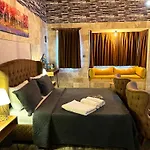 Otel 216 North 4*